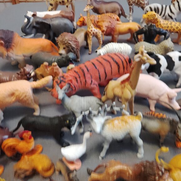 HUGE LOT OF 74 PLASTIC RUBBER PVC ANIMALS FARM JUNGLE ZOO FIGURES CAMEL SAFARI + - Picture 6 of 8